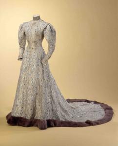 ROBE BYZANTINE PORTEE PAR LA COMTESSE GREFFULHE POUR LE MARIAGE DE SA FILLE